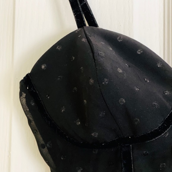 Black Crop Zipper Top - Picture 5 of 9